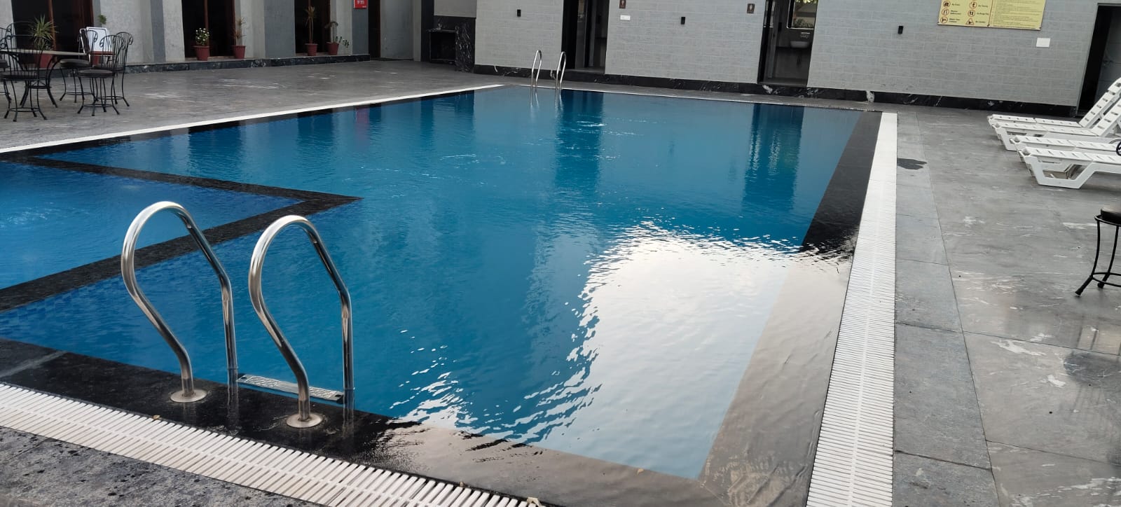 Geetanjali Hotel / budget hotel in bharatpur / best hotel in bharatpur / Hotels in Bharatpur