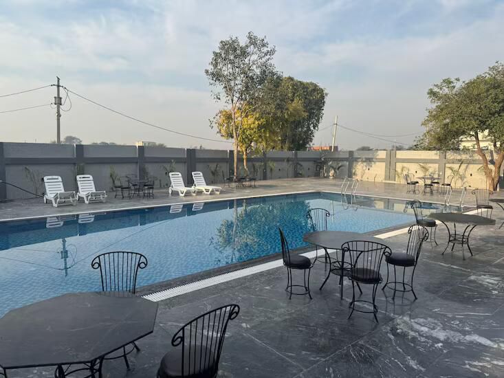 Geetanjali Hotel / budget hotel in bharatpur / best hotel in bharatpur / Hotels in Bharatpur